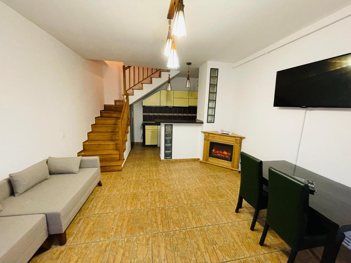 Casa Cu Balcon Leilighet Braşov Eksteriør bilde